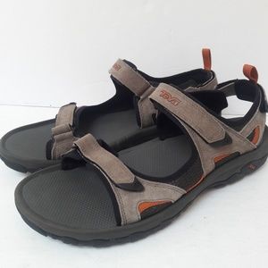 sandals size 16
